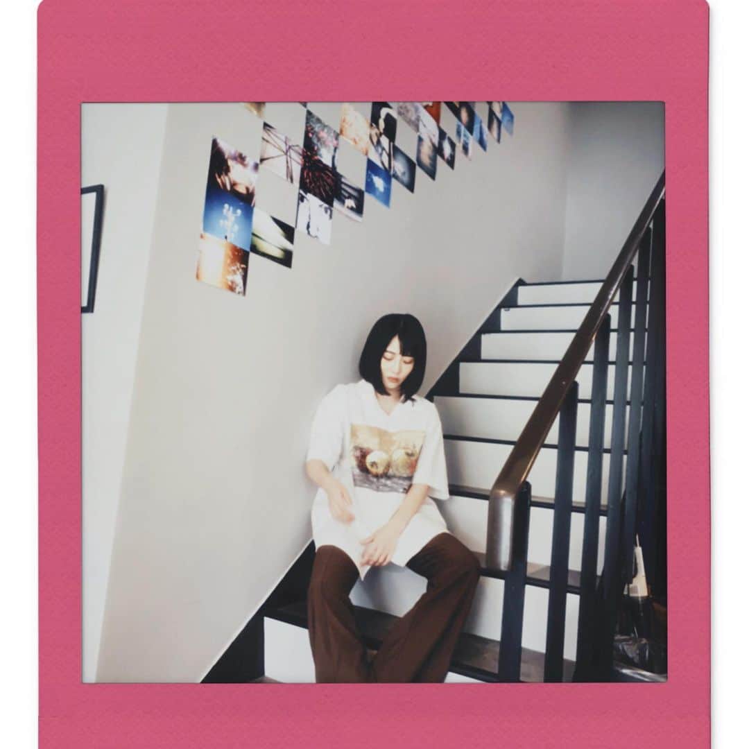 宮瀬彩加さんのインスタグラム写真 - (宮瀬彩加Instagram)「👔🎨🎨🎨アートな服。 久しぶりに私服載せます。に。 . . .  #ミヤセフク#ootd #フロムミヤセ #outfit #fashion #instagram」8月23日 23時26分 - ayaka_miyase