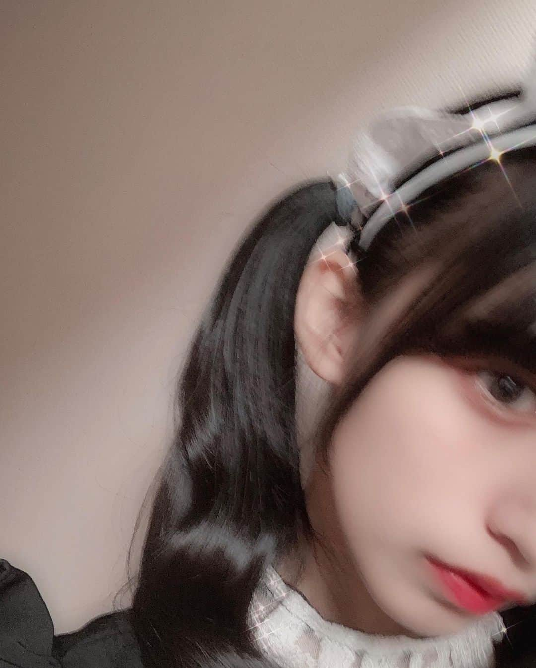 松本莉恋のインスタグラム：「お帰りなさいませ？？？？ ． #高校生 #jkブランド #自撮り #セルカ #セルフィー #黒髪 #ツインテール #メイド #メイド服 #コスプレ #girl #ljk #jk #selfie #cosplay #japanesegirl  #いいね返し #いいね返しは絶対 #フォロワー募集 #お洒落さんと繋がりたい #l4l #followme #instagood #instalike #일상 #좋아요 #팔로우 #인스타그램 #셀카 #02년생 ❤︎"」