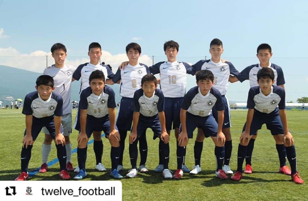 中村慶太さんのインスタグラム写真 - (中村慶太Instagram)「#Repost @twelve_football with @make_repost ・・・ 8月15日〜8月17日の３日間、 【第１回全国中学校サッカーフェスティバル】を開催させていただきました。 新型コロナウイルス感染拡大の影響で夏の全国中学総体は中止となりました。 中体連のチームに残された公式戦は、クラブチームも参加するリーグ戦や年末のU-15高円宮杯の予選しかありません。 なんとか、選手たちに真剣勝負ができる機会を提供できないかと試行錯誤を重ね、今大会に至りました。  企画当初は、８チームで行われる予定でしたが、現状を鑑み、 青森山田中学校（青森県） 静岡学園中学校（静岡県） 修徳中学校（東京都） の３チームによる、２回総当りのリーグ戦で行われました。 また今大会、（株）スプライザ様のご協力により、専用アプリを利用して全試合を分析、 指導者間での意見交換会なども実施しました。  新型コロナウイルス感染症が心配される中、 感染予防対策に十分注意しながら、３日間大会を行いました。  今大会にご理解、ご協力いただきました、関係者の方々、 誠にありがとうございました。  #twelvefootball﻿ #football﻿ #soccer﻿ #フットボール﻿ #サッカー﻿ #おうち時間﻿ #stayhome﻿ #ステイホーム﻿ #サッカー少年﻿ #サッカー少女﻿ #中学サッカー﻿ #高校サッカー﻿ #Ｊリーグ #清水エスパルス﻿ #アルビレックス新潟  #中村慶太 #田上大地 #アスリート #サッカー選手 #第１回全国中学校サッカーフェスティバル #青森山田中学校 #静岡学園中学校 #修徳中学校 #サッカー大会」8月23日 23時37分 - nakakei20