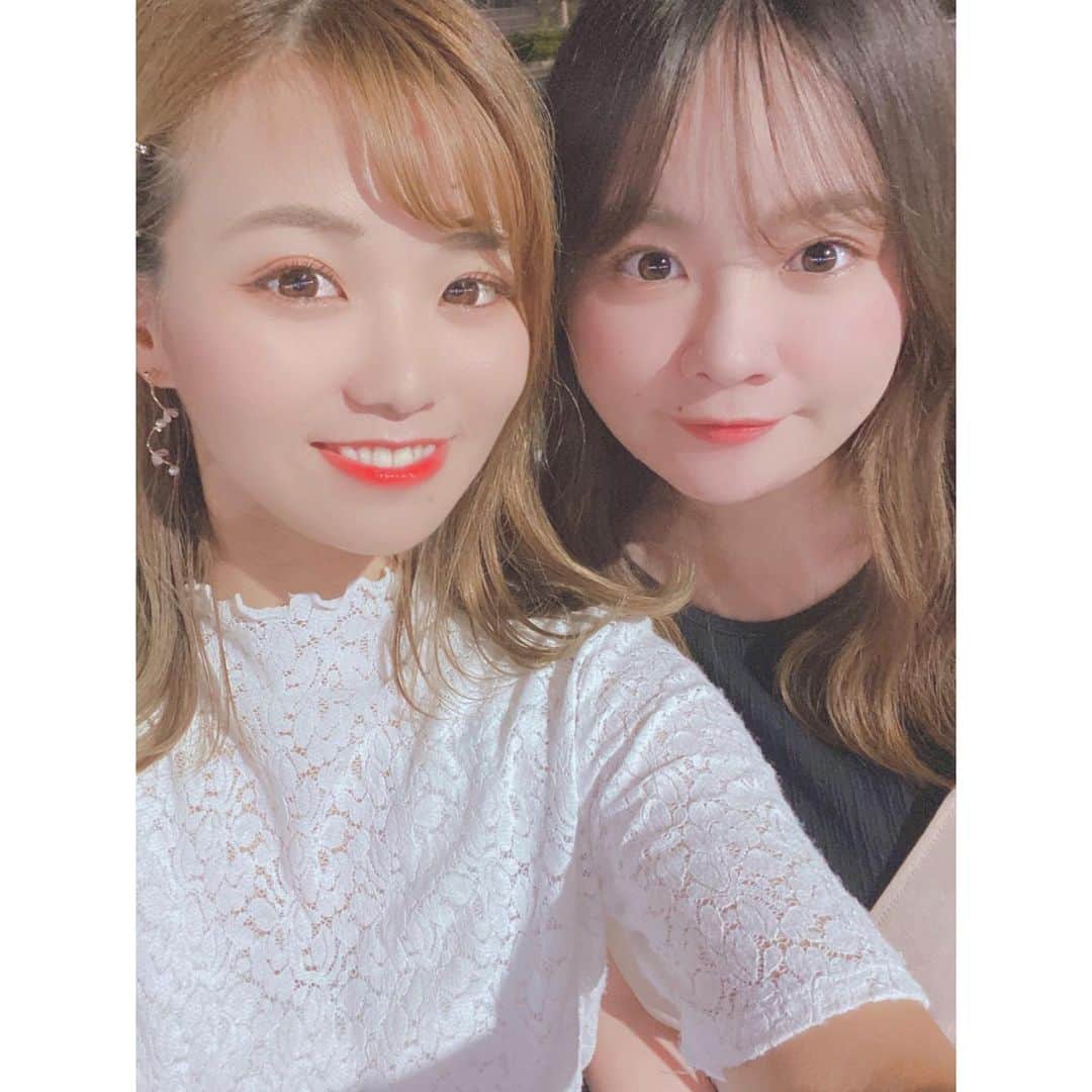 中尾紫乃のインスタグラム：「. . . 👭❤️💛❤️💛❤️ . . .」