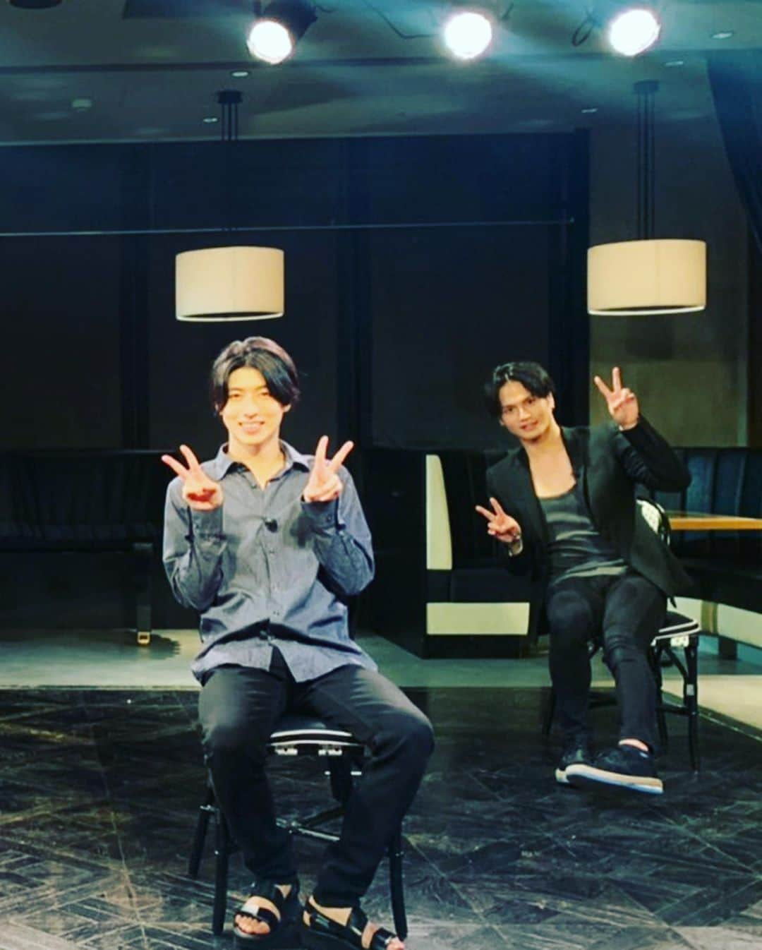 友常勇気さんのインスタグラム写真 - (友常勇気Instagram)「I'm home🤗 Thank you for watching program✨✨✨ I reaffirmed the importance of that... I love to acting🥺❤️ #おうちで喜劇公演 #コントショー特別編 #友常勇気 #秋沢健太朗 #杉江大志 #谷佳樹 #ご視聴誠に #ありがとうございました #痺れたぜーー #笑 p.s 本当に久々のお芝居… 演技が出来る喜び、みんなでお芝居が出来る幸福、 観て頂ける感謝の気持ち、 心からありがとうございます！ そして、当たり前が当たり前では無くなった今、 大切な気持ちもまた、 前よりも沢山出てきた。 「僕はお芝居が大好きだ」 と言う想いです。 また、＂当たり前＂になる時を信じて1日1日を大切に過ごして行きます！ 再度となりますが、 ご視聴誠にありがとうございました☺️ ↑ p.sの方が長くなっちゃった。笑笑 最後はの写真はポーランドさん🤣」8月24日 0時06分 - yuki_tomotsune