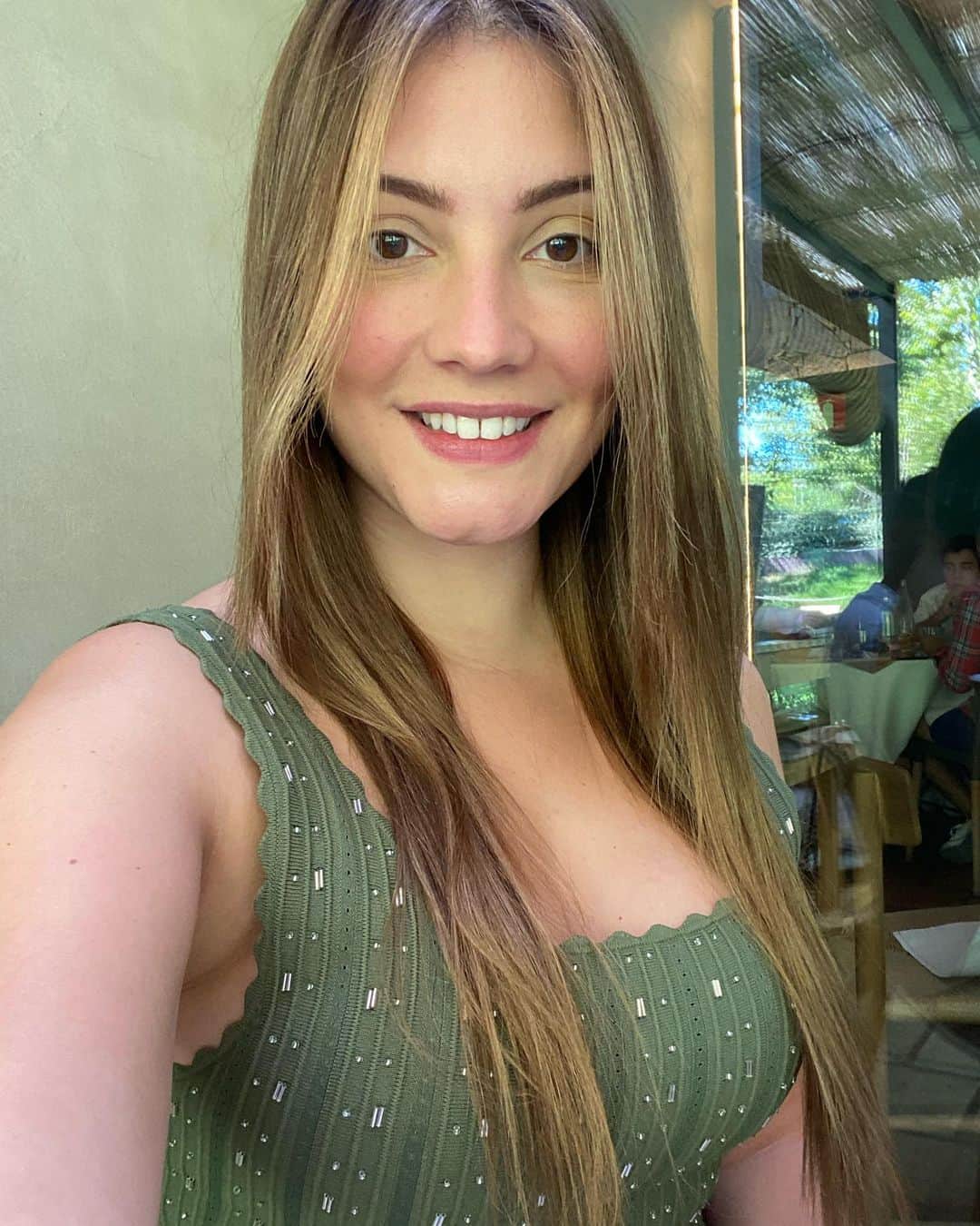アナ・マリア・カゼミーロのインスタグラム：「😁¡Hola!🍀」