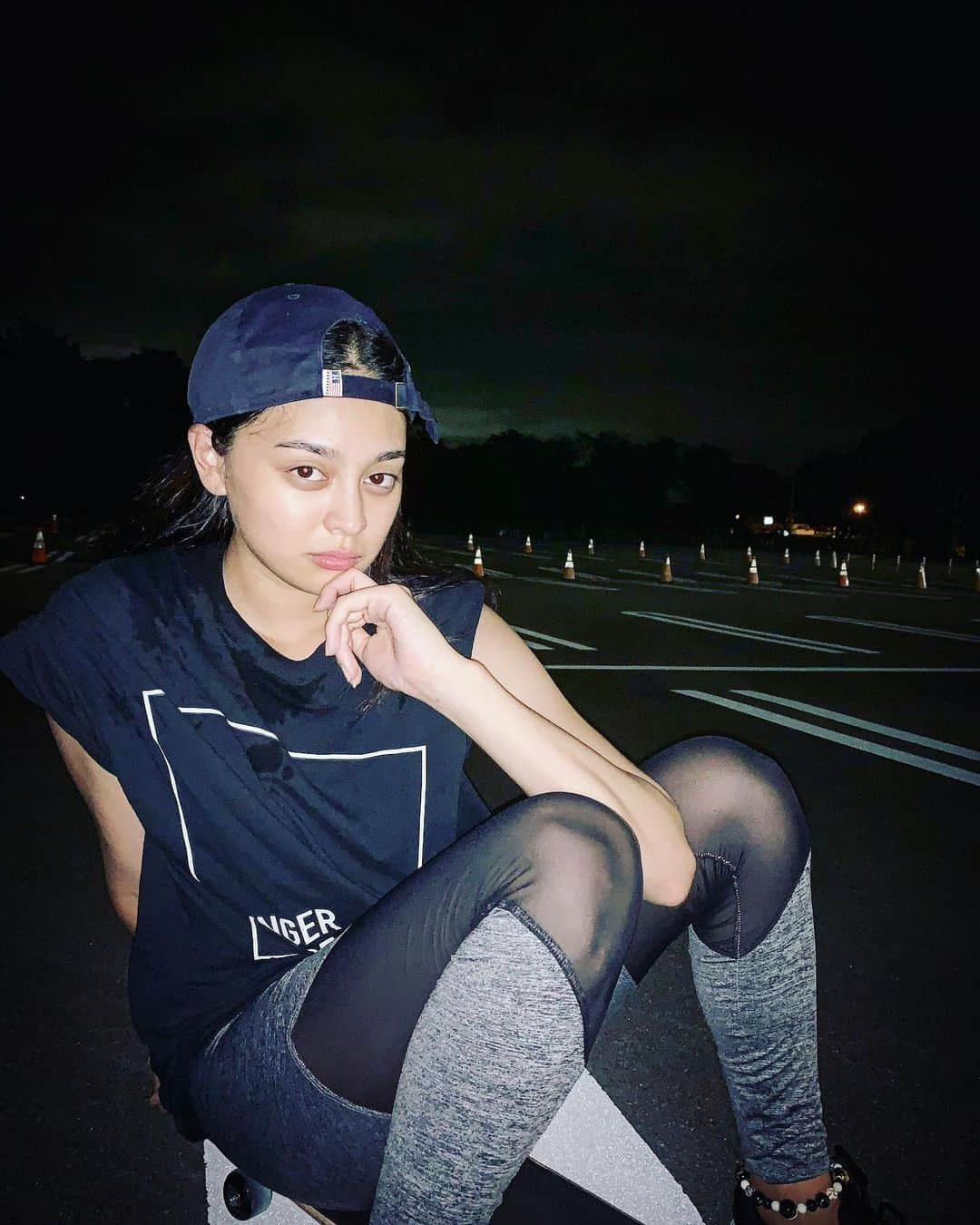 遊海 Yuumiさんのインスタグラム写真 - (遊海 YuumiInstagram)「Girl night out when COVID-19 is out. No clubbing No party so go for skateboarding and chill outdoor 😏　夜遊び！コロナがある時はパティー、クラブ、イベントに行くのではなくて夜な夜なスケボーでアウトドアで落ち着く❤️ #スケボー　#スケートボード #夜遊び　#夜な夜な　#skateboard #nightout #girlnightout #peace #fun #outdoor」8月24日 0時31分 - yuumi_kato