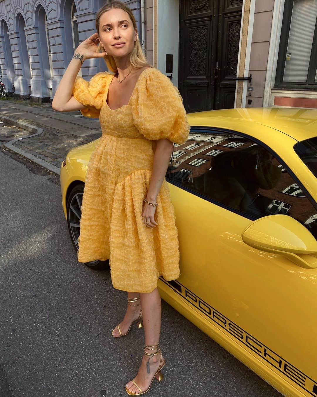 ペニーレ・タイスベックのインスタグラム：「🌞- Day」