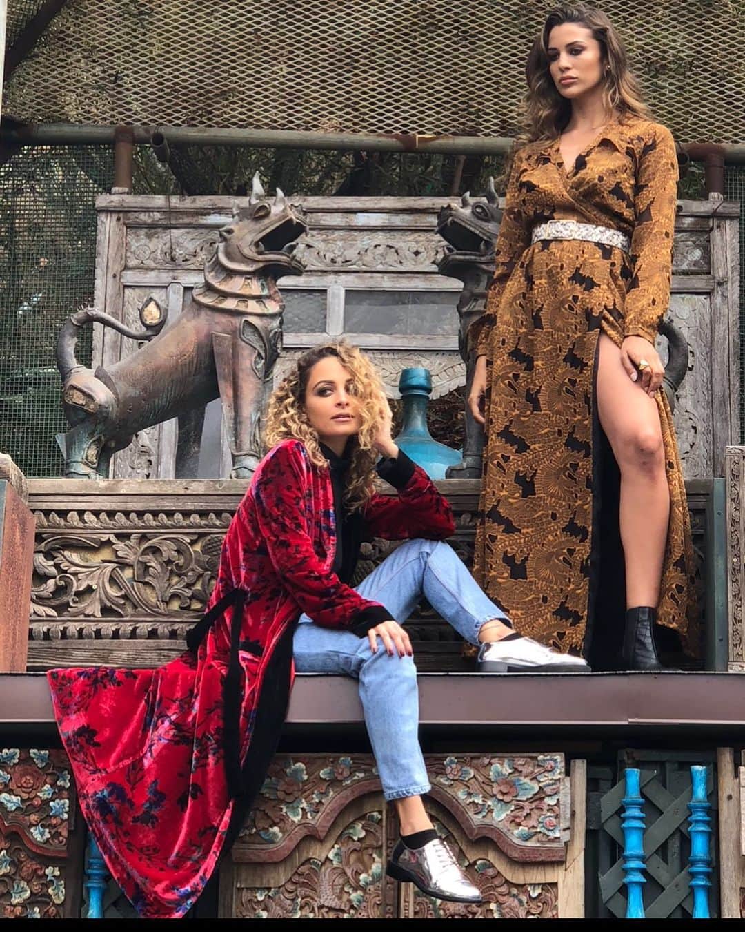 のインスタグラム：「Oh how we miss a good girl hang #throwback #houseofharlow」