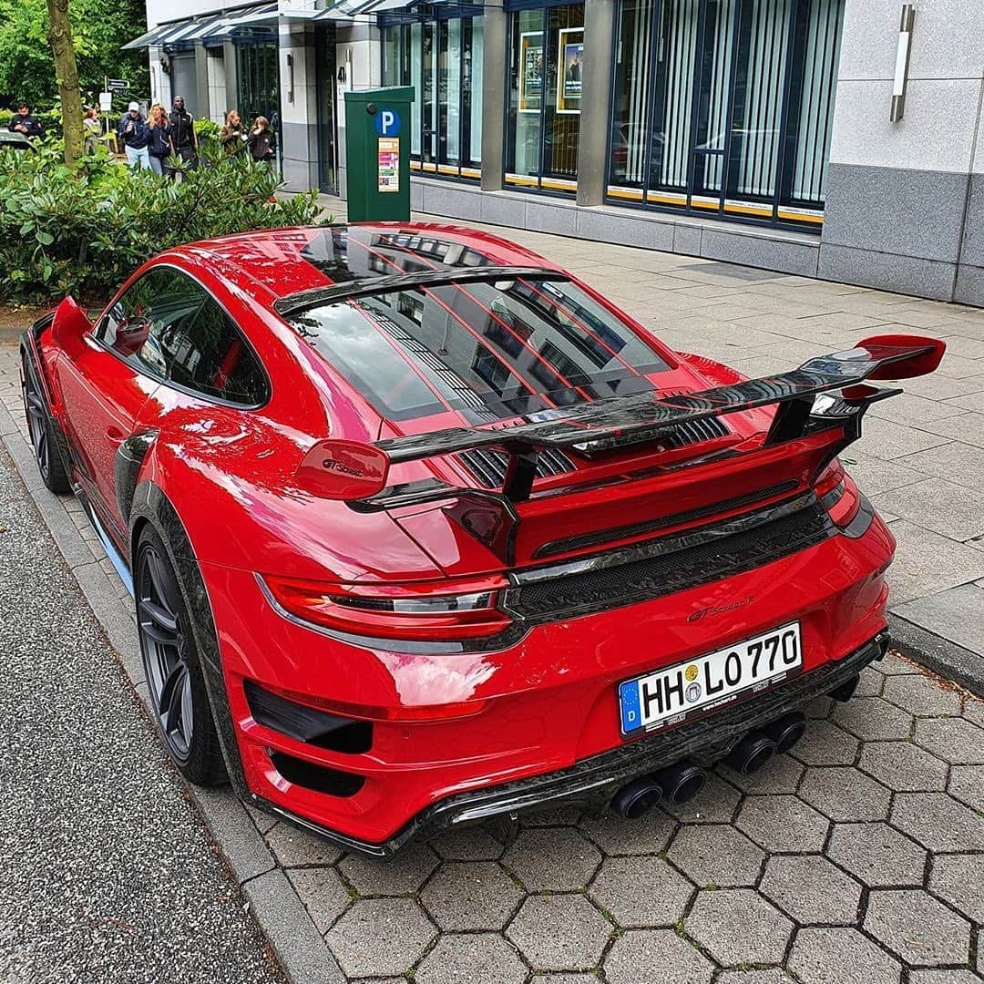 CARLiFESTYLEさんのインスタグラム写真 - (CARLiFESTYLEInstagram)「Red TechArt GTstreetR 👍🏽or👎🏽? Photo by @porsche.sport.germany #carlifestyle #techart #gtstreetr」8月24日 1時04分 - carlifestyle