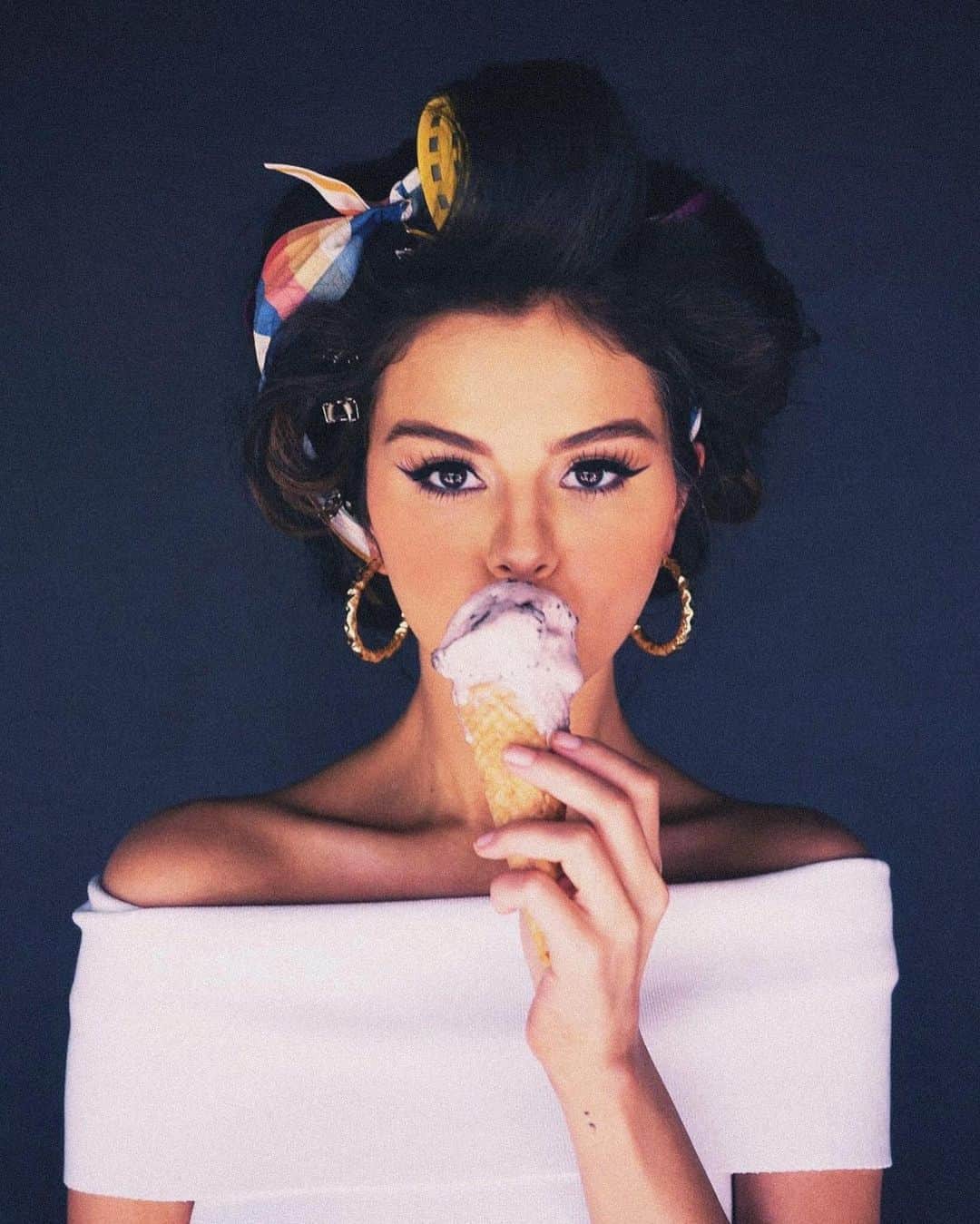 Always With Selenaのインスタグラム：「she hasn't changed」