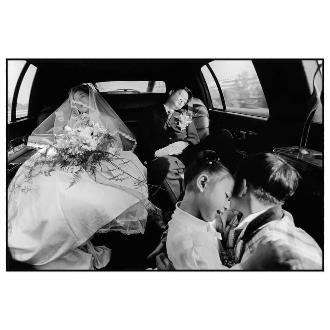 Magnum Photosさんのインスタグラム写真 - (Magnum PhotosInstagram)「@chien_chi_chang turns wedding photography on its head with a skeptical look at the institution and industry of marriage.⁠ .⁠ "I Do, I Do, I Do" revealed conflicts that the artist, a 41-year-old unwed man with three younger sisters and no brothers, felt about the notion of marriage and all the traditional family pressures that it entails.⁠ .⁠ See a selection of Chang's work at the link in bio.⁠ .⁠ PHOTO: A newlywed couple and flower children. Taichung, Taiwan. 1997. ⁠ .⁠ © @chien_chi_chang/#MagnumPhotos」8月24日 2時01分 - magnumphotos