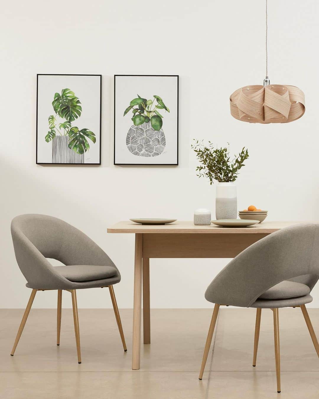 Nextさんのインスタグラム写真 - (NextInstagram)「NEW IN ✨ #TIP Introduce earthy tones like beige and stone into your dining area as they create a warm and welcoming ambience! 🍽 Tap to shop 🔎 Dining Chairs: 824627 Dining Table: 843556 Ceiling Light: 670206 #nexthome」8月24日 2時05分 - nextofficial