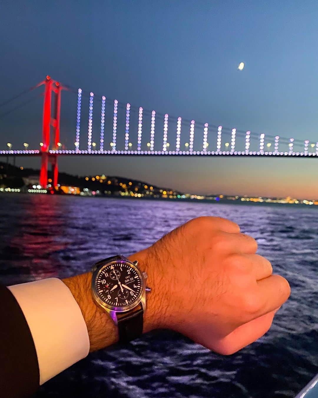 WATCHMANIAさんのインスタグラム写真 - (WATCHMANIAInstagram)「A Sunday well spent at the bosphorus.」8月24日 2時34分 - watchmania