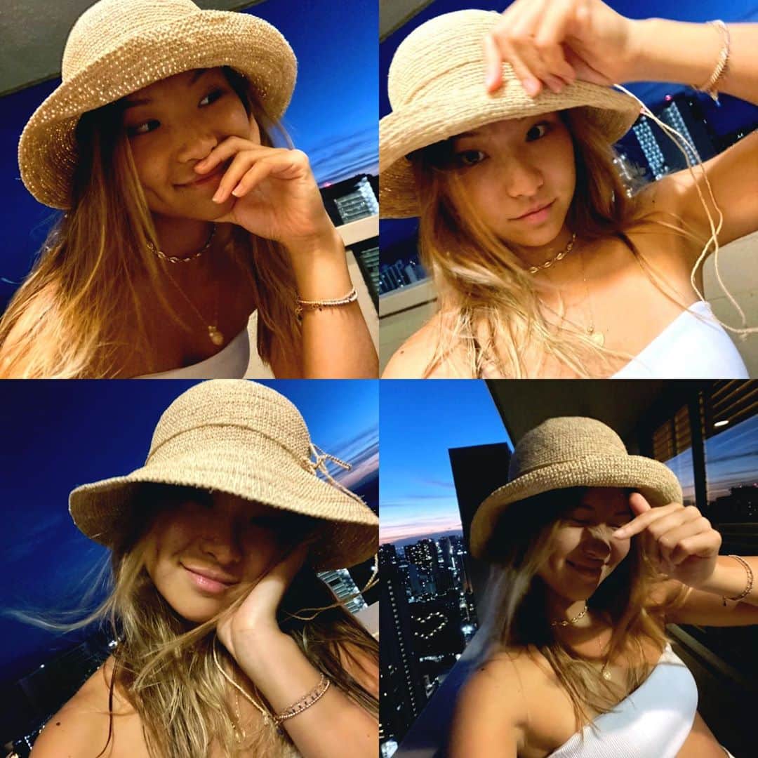 エビアン・クーのインスタグラム：「Doing a giveaway soon, stay tuned 💛🧡💜」