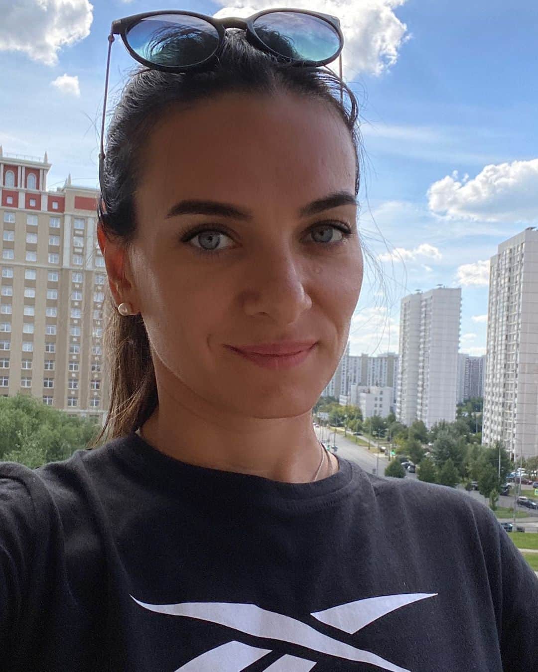 エレーナ・イシンバエワのインスタグラム：「Интересно, многим ли из вас удаётся увидеть картину мира? ⠀ Многие ли из вас знаю историю прошлого? ⠀ А кто нас создал, знаете? ⠀ А кто будет жить после нас, скажем в 2100 году? ⠀ Вообще, нас кто-нибудь вспомнит, как популяцию  Людей Разумных 🤔 ⠀ Что скажете мои дорогие? 🤔 ⠀ I wonder, how many of you imagine to see the picture of the world? ⠀ How many of you know the history of the past? ⠀ And who created us, do you know? ⠀ And who will live after us, say in 2100? ⠀ In General, someone will remember us as a population of Homes Sapient🤔 ⠀ What do you think, my dears? 🤔」