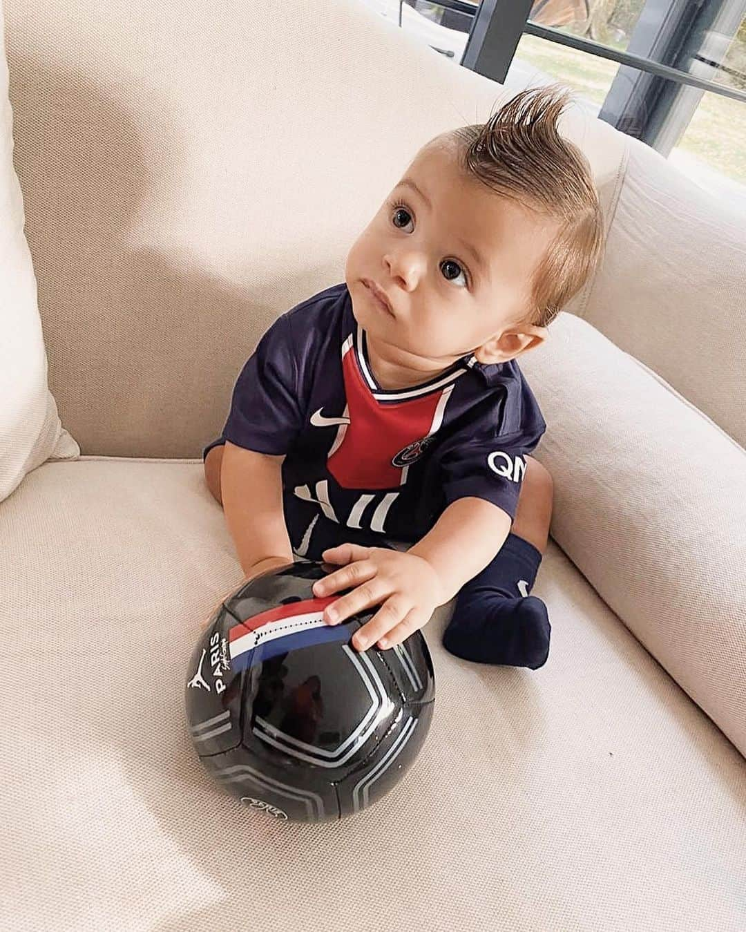 キャロル・カブリーノさんのインスタグラム写真 - (キャロル・カブリーノInstagram)「ALLEZ PSG!!! ALLEZ PAPA!!!! @marquinhosm5」8月24日 3時04分 - carolcabrino