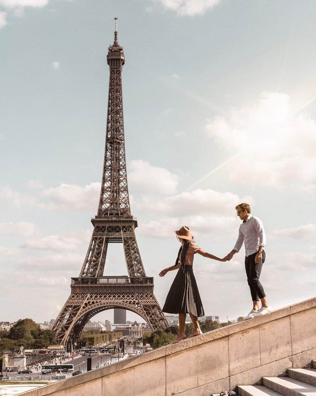 Kapten & Sonさんのインスタグラム写真 - (Kapten & SonInstagram)「'From Paris with love.' 🧡 @your_passport spending time in the city of love. 💫 #bekapten #kaptenandson ⁠ .⁠ .⁠ .⁠ #toureiffel #france #couple #love #walk #together #travel #explore #city #paris」8月24日 3時30分 - kaptenandson