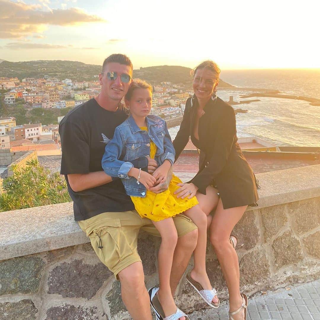 ミケーレ・カンポレーゼのインスタグラム：「Sardegna 2020 #family#Sardegna#castelsardo#love#pickoftheday」