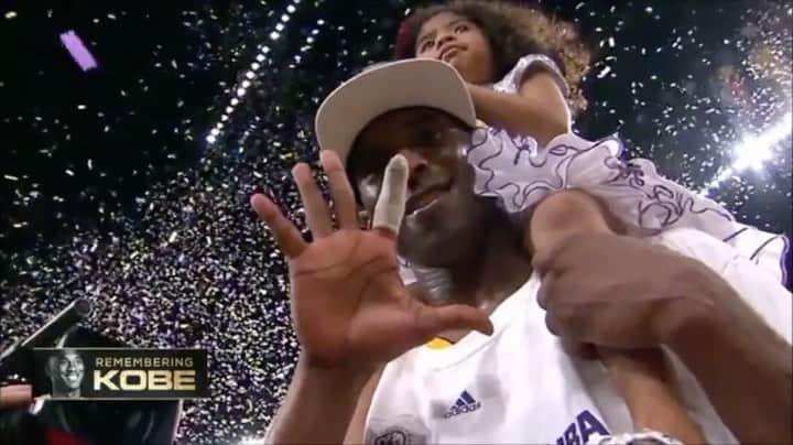 マイケル・B・ジョーダンのインスタグラム：「The conversations we had about life and purpose will never be forgotten. You made an impact on how I approach my craft parts of my life and even my family. For that I’m forever grateful!   Mamba forever 🐍   Happy birthday 💛 💜」