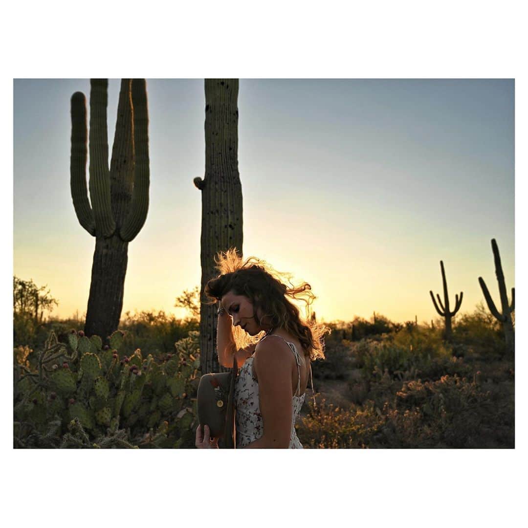 シャンテル・ヴァンサンテンのインスタグラム：「So I have been trying to think of a fun way to share the many photos from our huge road trip! So many states and incredible places we got to see! Thinking maybe I do a story with info for those of you who have been asking! And then post ONE photo for each of the 34 days we were gone?! Thoughts?」