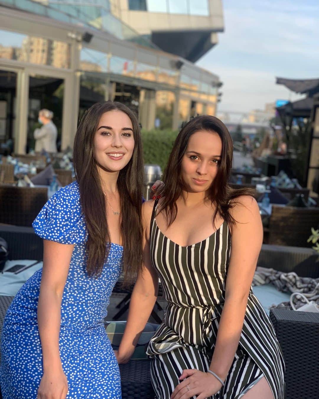 アッラ・ロボダのインスタグラム：「Около 10 лет дружбы 💙 @bet1nka 💙」