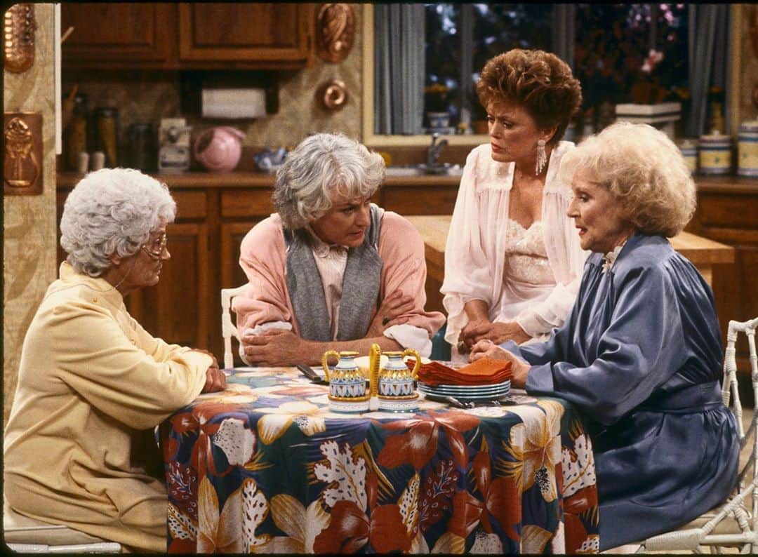 E! Onlineさんのインスタグラム写真 - (E! OnlineInstagram)「Everyone gather round because the #GoldenGirls house just sold for $4 Million. Thank you for being a friend and clicking the link in our bio, because that's where you'll find all the photos of the iconic property. (📷: Getty Images)」8月24日 4時32分 - enews