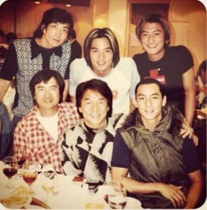 サム・リーのインスタグラム：「We miss you ❤️」