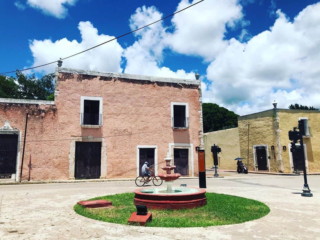 トームさんのインスタグラム写真 - (トームInstagram)「#Valladolid is really charming and surrounded by #cenotes #yucatan #mexico」8月24日 6時14分 - tomenyc