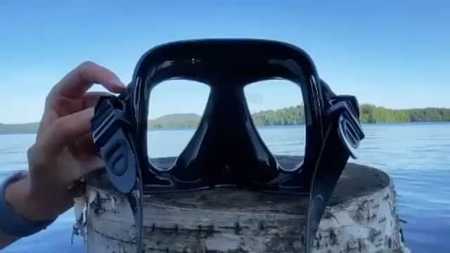 WildLifeのインスタグラム：「“Still spitting in your mask to clear fog? 🤿 The new shark approved anti-fog Tidal Mask by @proshotcase will NOT FOG...ever! I have been testing it for a few months now and it is by far my favorite diving mask. Get 20% off with code “TidalMask” on their website www.proshotcase.com”」