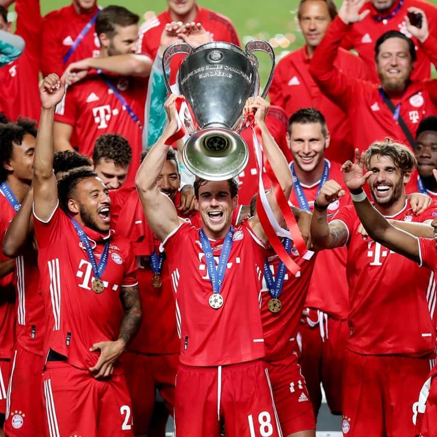 レオン・ゴレツカさんのインスタグラム写真 - (レオン・ゴレツカInstagram)「Champions of Europe! 🏆 #Triple #Unbelievable #MiaSanMia @fcbayern @championsleague」8月24日 6時23分 - leon_goretzka