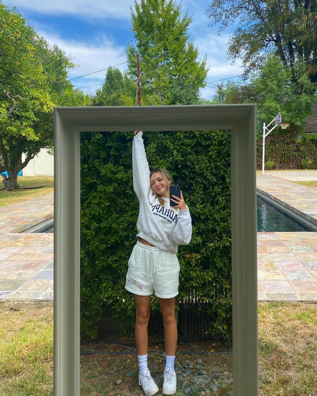 マディー・ジーグラーさんのインスタグラム写真 - (マディー・ジーグラーInstagram)「happyhappy :)」8月24日 6時32分 - maddieziegler