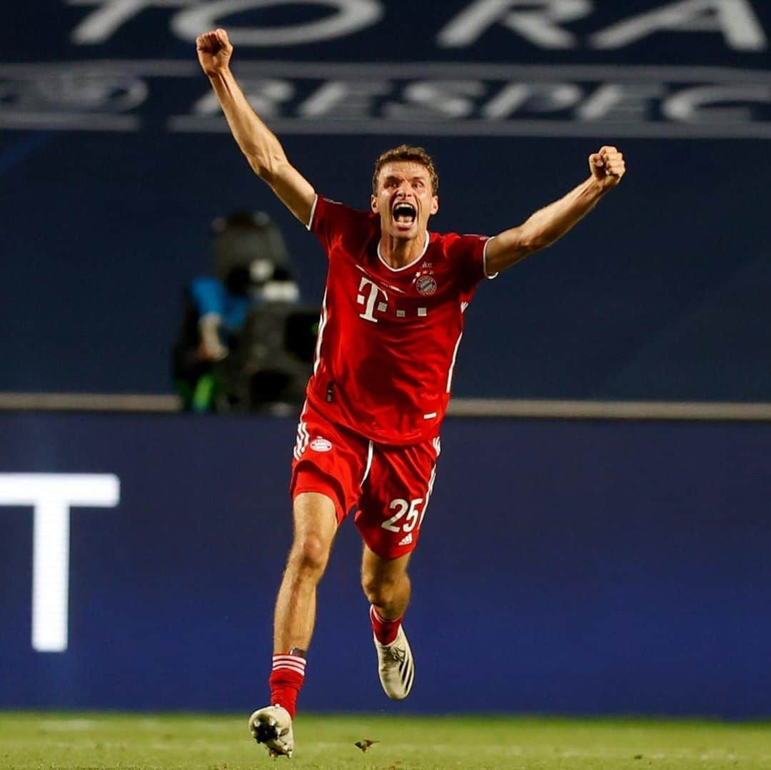 トーマス・ミュラーさんのインスタグラム写真 - (トーマス・ミュラーInstagram)「Mia san @championsleague winner 🏆😃✌️ What a great team performance! 💪 11 #UCL-games, 11 wins. Unbelievable!! 👏 #miasanmia #fcbayern #uclwinners #whataday #teamwork #esmuellert」8月24日 6時31分 - esmuellert