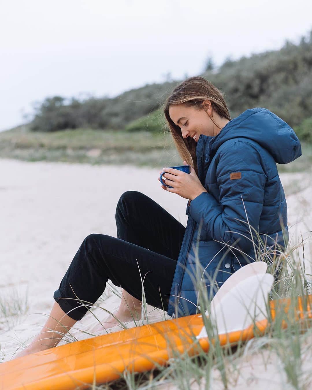 のインスタグラム：「Cool weather classics for our Southern Hemi girls 👌 @sianleee staying snug in the In The Bay Sherpa Longline Puffer Jacket」