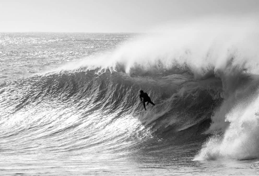 ジョーディ・スミスのインスタグラム：「Thanks for the endless walls #jbay 📷 @ianthurtell」