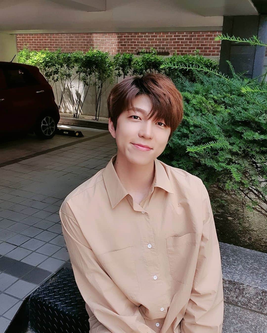 U-KISS（ユーキス）のインスタグラム：「[#수현] 여러분 많이 덥죠?🥺그래도 마스크는 꼭 필수!!😷  #유키스 #UKISS  #SOOHYUN #수현oppa」