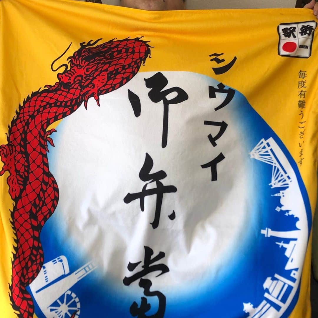 アブドーラ・小林のインスタグラム：「#崎陽軒」