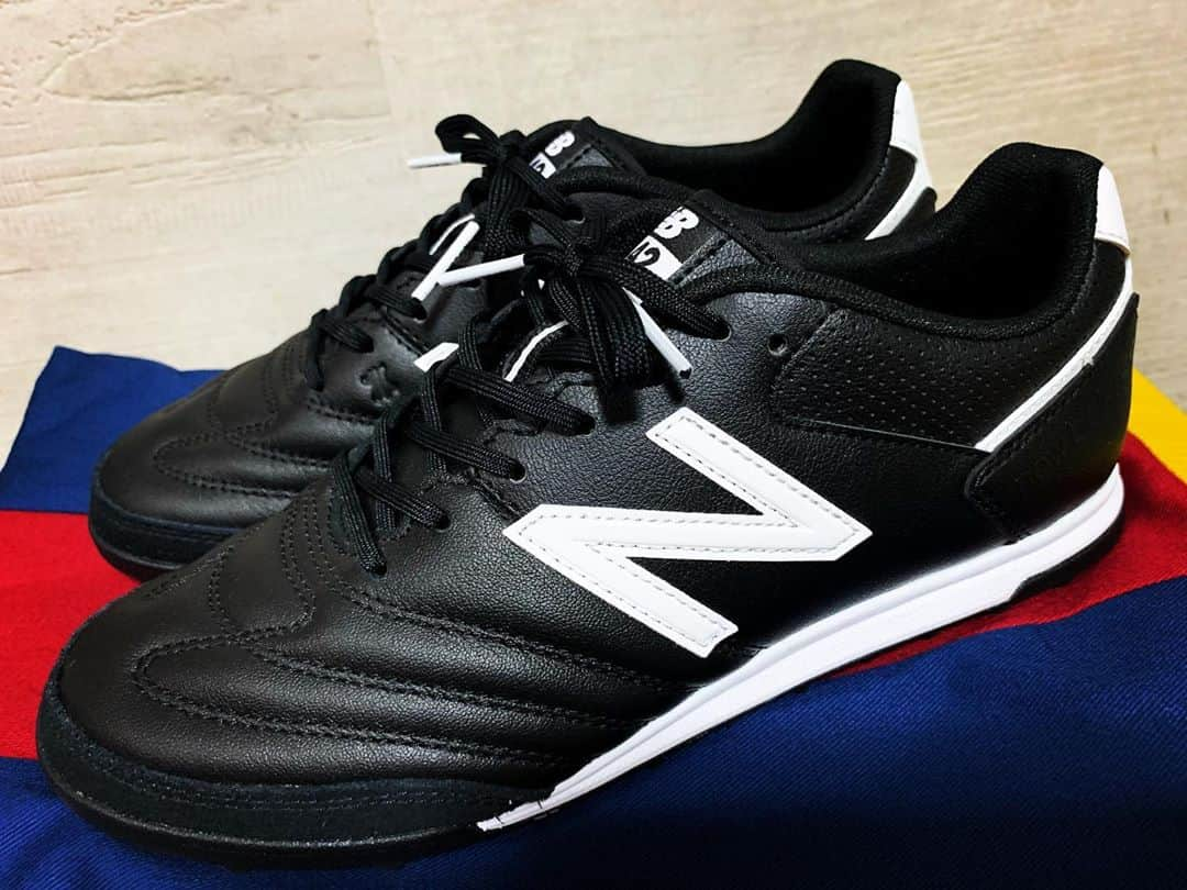 HAYATOのインスタグラム：「#BRIDGET   #HAYATO   #japan  #ニューバランス  #newbalance  #トレーニングシューズ  #442  #履きやすい  #クラシックデザイン  #サッカーをやろう  #スポーツ  #サッカー  #フットサル  #恵那スポーツ  #恵那サッカー  #恵那フットサル  #football  #soccer  #14  #friends  #family   #chill  #street  #freedom  #grateful  #respect  #life  #love&peace  #simpleisbest」