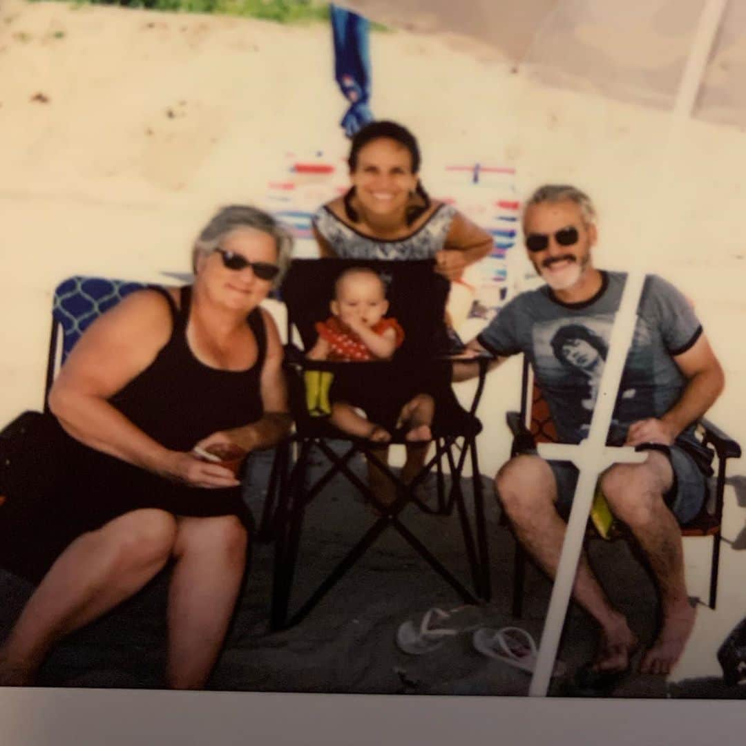 メーガン・デュアメルさんのインスタグラム写真 - (メーガン・デュアメルInstagram)「Beach day 🏖 Love being able to get away every weekend and enjoy the water. #family #beach #beachday #camping #canadiansummer #lakeerie」8月24日 8時32分 - meaganduhamel