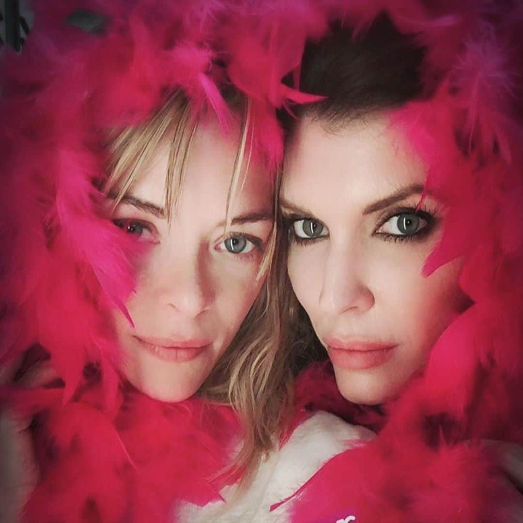 ジェイミー・キングさんのインスタグラム写真 - (ジェイミー・キングInstagram)「Countdown to lift off for filming Part Deux of Black Summer S2 with my @jaime_king... but are we filming a tv show or a documentary this go around? Asking for a friend. #blacksummer #blacksummerseason2 #netflix #calgary #jaimeking #zeds #sisters #apocalypse #apocalyptic #skin #skincare #inspo #boa #pink #motd #lotd #face #iotd #designer #squadgoals #makeup #makeupartist #personal」8月24日 9時05分 - jaime_king