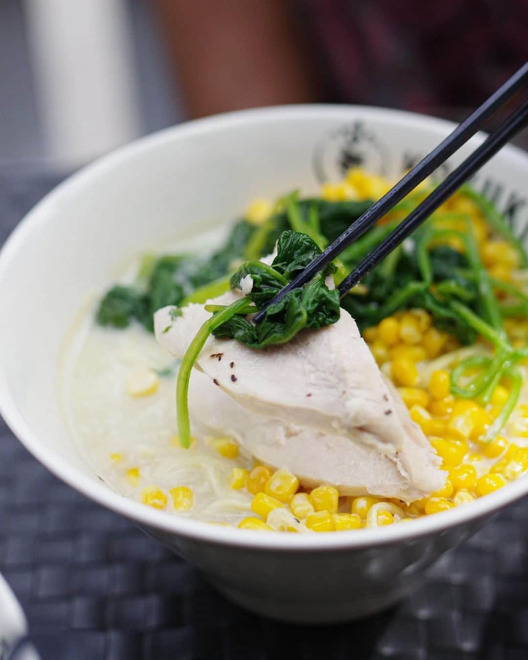 のインスタグラム：「This is the only place you can eat Milky Chicken Ramen! Try it!  📷@ellenfinds  #ramen #noodle #noodles #foodphotography #instafood #eeeeeats #eatvancouver #ramenforever #yvreats #yvrfoodie #604now #604eats #vancouverfoodie #vancityeats #vancouvereats #dishedvan #robsonstreet #ramenlover #ramennoodles #foodcouver #eatcouver #foodphotography #f52grams #japanesenoodles #noodlelover #narcityvancouver #curiocityvan #crunchvancouver #vanfoodie #eatwithme」