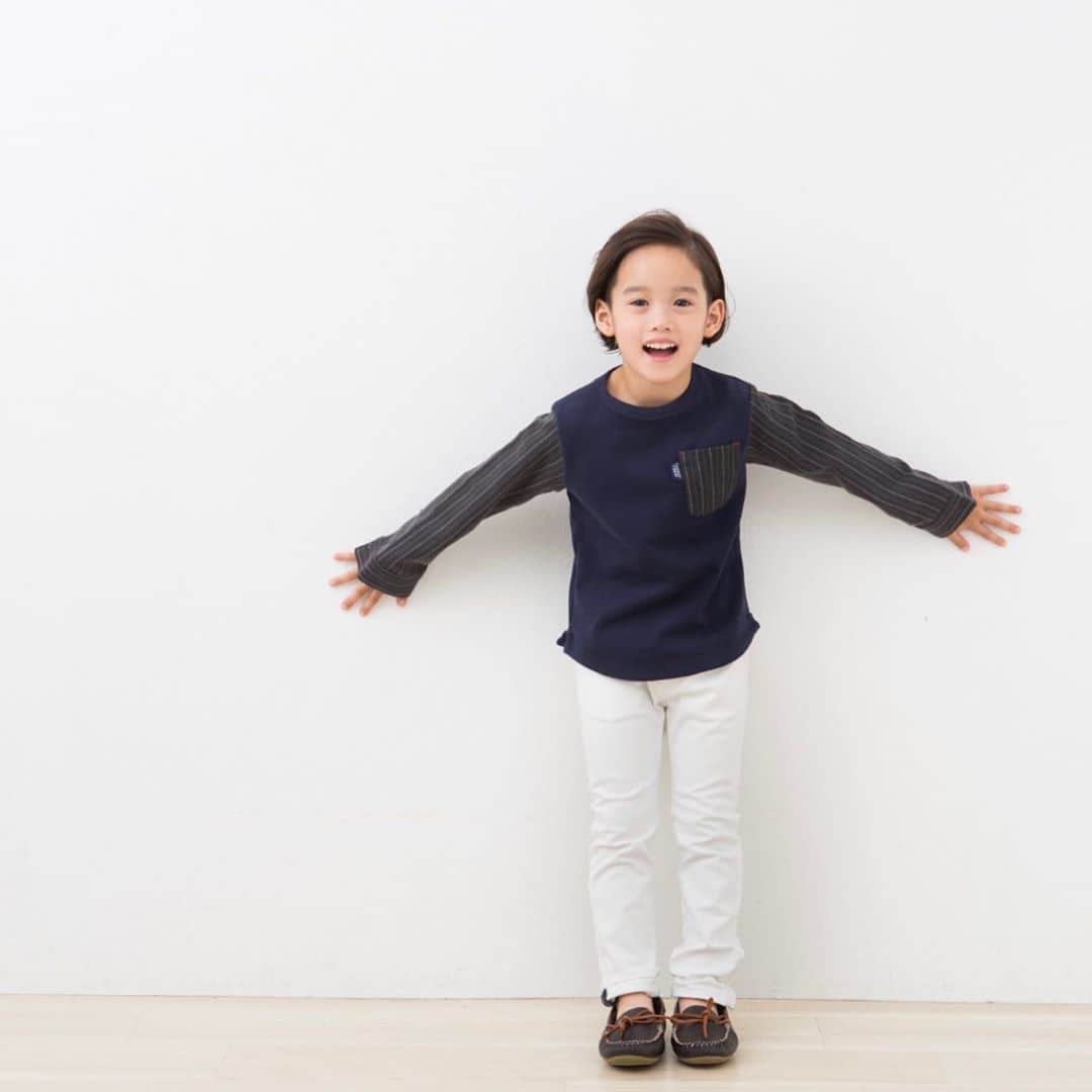 TAPPETのインスタグラム：「2020AW  シャツスリーブTシャツ  カジュアルさの中にもきちんと感。 袖もシワになりにくい素材、身頃は柔らかい素材でとても着やすい1枚。 明るい色味のパンツとの相性抜群♪  color:ネイビー、グレー」