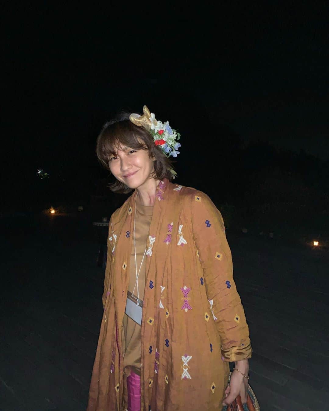 風間ゆみえのインスタグラム：「星をよむ、月をよむ、夜を編む。  #AlohaChant  alo、 ha、  言葉をよみ解く  広がっていく」