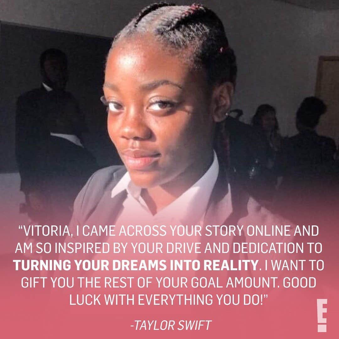 E! Onlineさんのインスタグラム写真 - (E! OnlineInstagram)「Vitoria Mario is a young Black 18-year-old with a dream of studying mathematics at the University of Warwick, and Taylor Swift made that dream a reality by donating $30,000 to cover her tuition. (📷: Vitoria Mario)」8月24日 10時32分 - enews