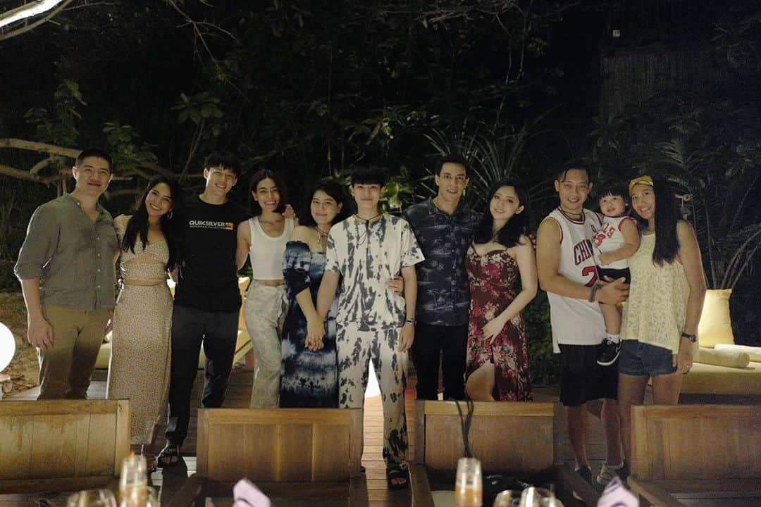 キンバリー・アン・ウォーテマス・ティアムシリのインスタグラム：「And again! Happy birthday Tommy bro & KenKen my nephy ❤️❤️ Thank you @sixsensessamui @dsthailand for this special surprise dinner naka 23.08.2020」