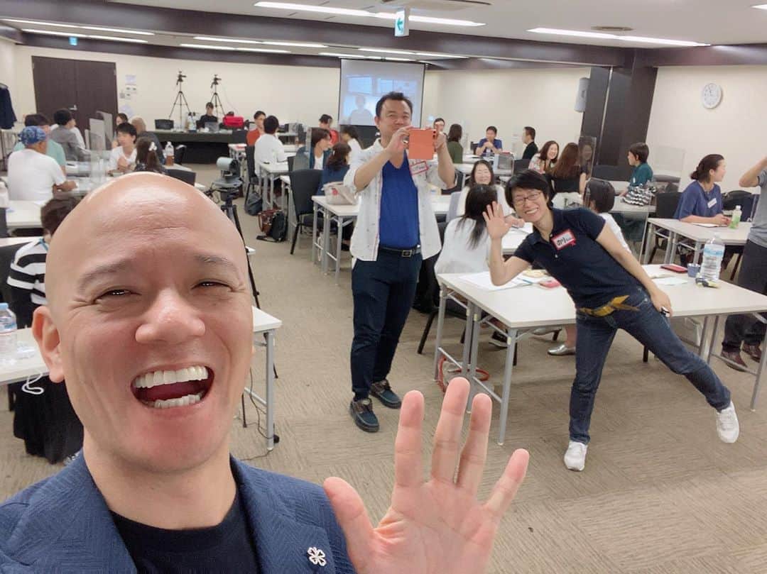 のインスタグラム：「話し方の学校大阪校‼️ディスカッション中でーす❤️」