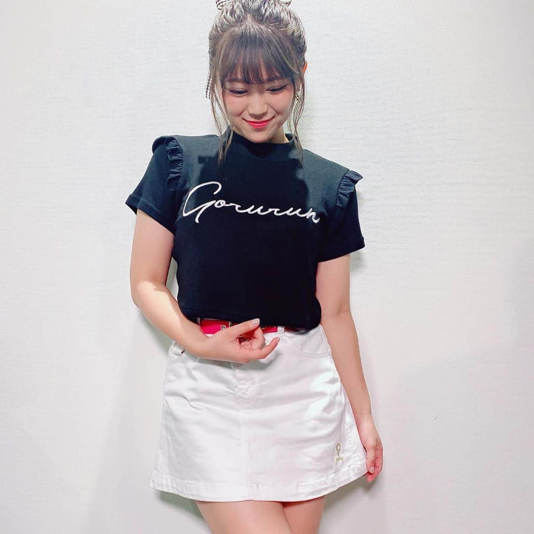 山内鈴蘭さんのインスタグラム写真 - (山内鈴蘭Instagram)「ゴルフウェアかわいい🥺💓 Gorurunから女の子へ可愛いゴルフウェアをお届けしたいなぁ…🥰🥰🥰 ． ． トップスは衣装用で作ってみた！ 好きなもの詰め込んで ゴルフ女子の皆様へお届けしたい💓 ． ． ウエストの丈や、袖丈、フリルの大きさ 襟の高さ！楽しいーー💓 ． ． #Gorurun #ごるらんコーデ #ゴルフ #ゴルフウェア #ゴルフコーデ #コーディネート #日曜ゴルフっしょ  #ゴルフコーディネート  #フリルトップス  #ゴルフ女子 #ゴルフ女子コーデ  #可愛いゴルフウェア #ゴルフ好き #golf #golfwear #golfer #golfcode  #ごるらん #山内鈴蘭」8月24日 11時39分 - xxsuzuranxx