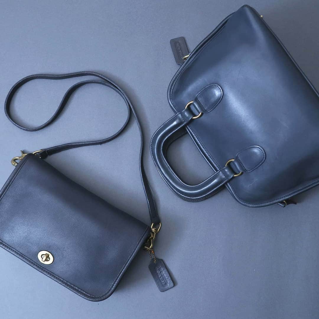 吉祥寺 古着屋 Orfeoのインスタグラム：「. COACH Leather Bags & Ralph Lauren Boots . .  #orfeo #kichijoji #tokyo #vintage #used #fashion #coordinate #outfit . . お問い合わせはインスタグラムのプロフィール掲載のメールアドレスにお願いいたします。コメント、DMでのお問い合わせは受け付けておりませんのでご了承ください。 ONLINE SHOPの商品も店頭にてご購入頂けます。気になる商品がございましたらスタッフにお声掛けください。  新型コロナウィルス感染拡大防止策を徹底した上で営業をしております。マスクの着用、入店時にアルコールでの消毒をお願いいたします。」