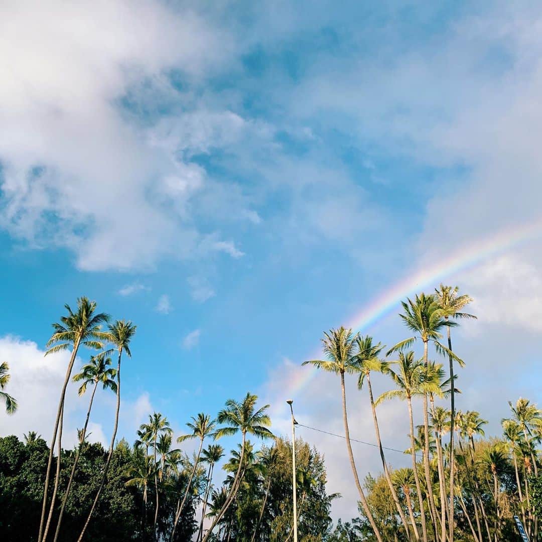 アリッサ ウーテンのインスタグラム：「I’ll be at the end of the rainbow 🌈」