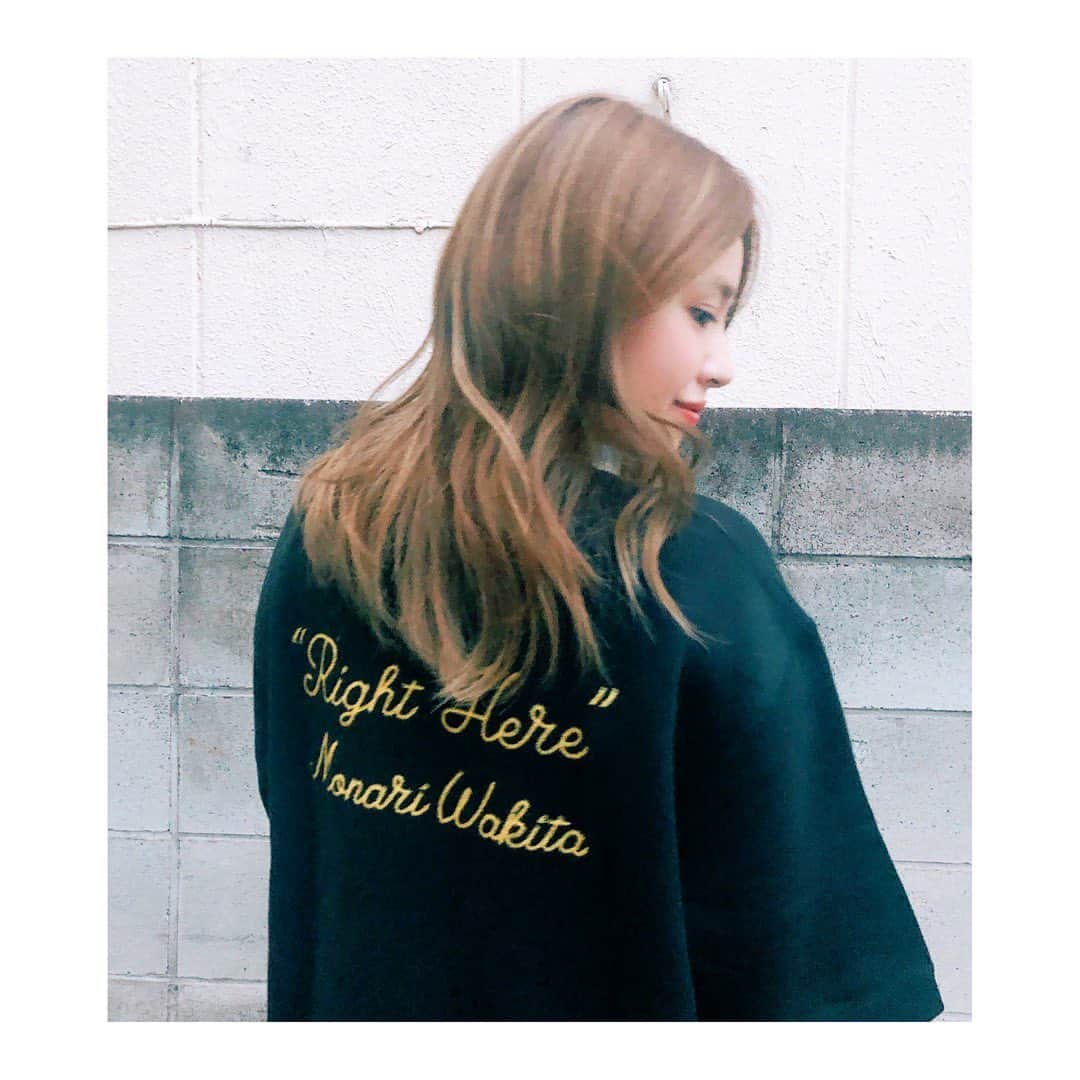のインスタグラム：「Right Here 2019 Monari Wakita 923 #思い出 #2019 #グッズ #ツアー#monariwakita #righthere」