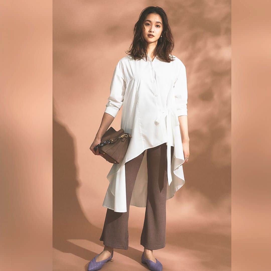 R_fashionのインスタグラム：「. 最新号がリリースされました✨ GINGER　10月号 掲載アイテム . 本日のpickup！ . shirt👚; Dolce.楽天市場店 pants; @angel.closet ear cuff; 私の毎日アクセサリー paris k's Earrings; 私の毎日アクセサリー paris k's ring💍; 私の毎日アクセサリー paris k's bag👜; 五番街～バッグ・財布のお店  . . . 画像左下🛍 or 画像tap でアイテム詳細 ------------------------------------------------ GINGER×楽天✨最新号✨ 👗夏～秋のスイッチコーデ 成功の秘訣は?👡 は　プロフィールリンクからチェックしてくださいね🕊❤︎ ------------------------------------------------ #r_fashion  #gingerweb #gingermagazine」