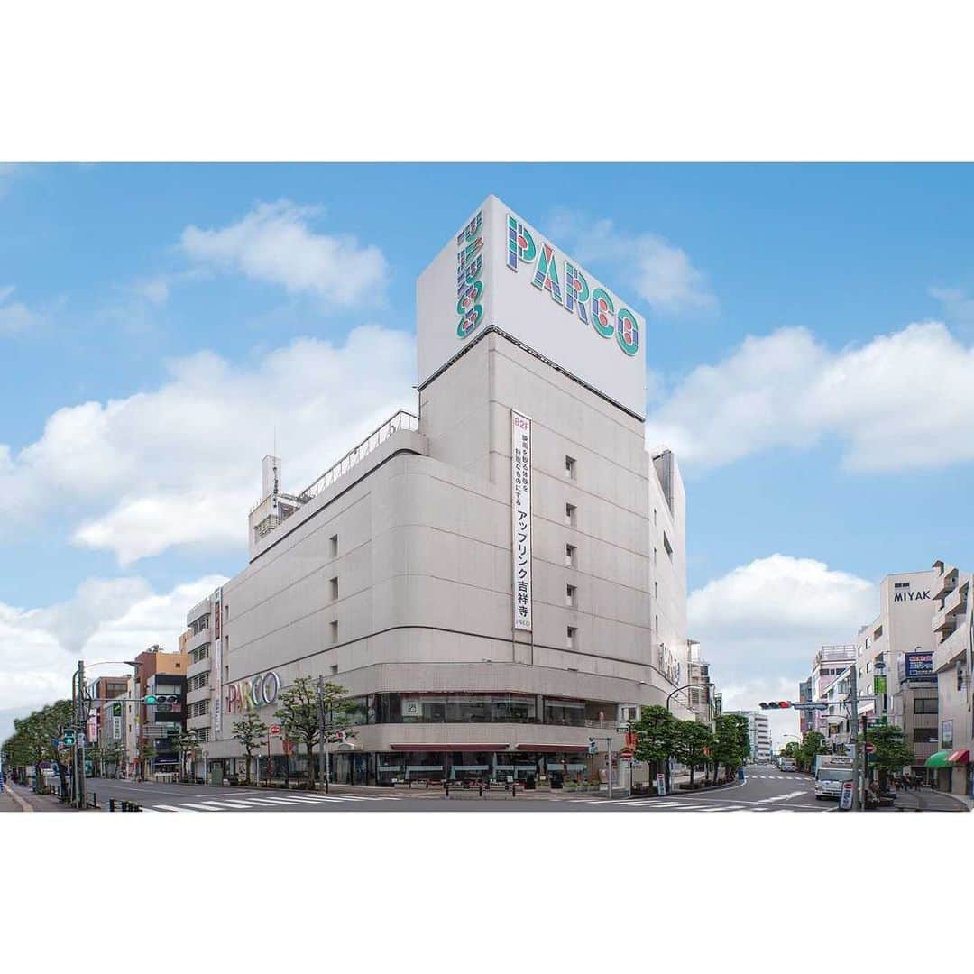 のインスタグラム：「10月2日(金)ディスクユニオン吉祥寺店が「吉祥寺PARCO」へ移転NEWオープン!  60坪の売場に、オールジャンルの新品/中古品のレコード・CD約50,000枚の在庫を展示する総合店。 ロック中古CD・レコードは当社トップクラスの豊富な品揃を実現し、リーズナブルな商品から廃盤まで幅広く取り扱う充実したラインナップとなります。オープン後は新着中古品を毎日補充します。 落ち着きのある木目の什器を配置した店内には、約50,000枚のレコードやCDに加え、音楽関連書籍やメンテナンス用のアクセサリー、音楽にまつわる雑貨アイテムなども品揃えます。 音響面ではメインスピーカーにKEF、サブスピーカーにJBLをインストールするなど、品揃えだけでなく再生面でもディスクユニオンの理念が反映されています。  吉祥寺駅から徒歩2分、今までよりもさらに駅近になった「ディスクユニオン吉祥寺店」へぜひお立ち寄りください。  #diskunion #ディスクユニオン #吉祥寺PARCO #吉祥寺」