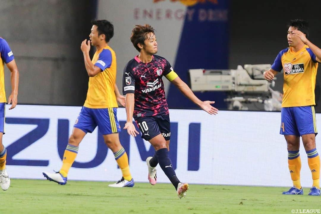 Ｊリーグさんのインスタグラム写真 - (ＪリーグInstagram)「Play Back JLEAGUE⚽️📸﻿ ﻿ #明治安田生命Ｊ１リーグ 第12節﻿をプレイバック🔥﻿ ﻿ ﻿ #Ｊリーグ ﻿ #jleague  #名古屋グランパス #金崎夢生 #鹿島アントラーズ #犬飼智也  #ヴィッセル神戸 #山口蛍 #酒井高徳 #セレッソ大阪 #清武弘嗣  #横浜Ｆマリノス #エリキ #FC東京 #原大智 #横浜FC #松尾佑介 #柏レイソル #江坂任 #大分トリニータ #長谷川雄志 #soccer #soccergame  #soccerphotography  #soccerplayer  #football #⚽️」8月24日 12時07分 - jleaguejp