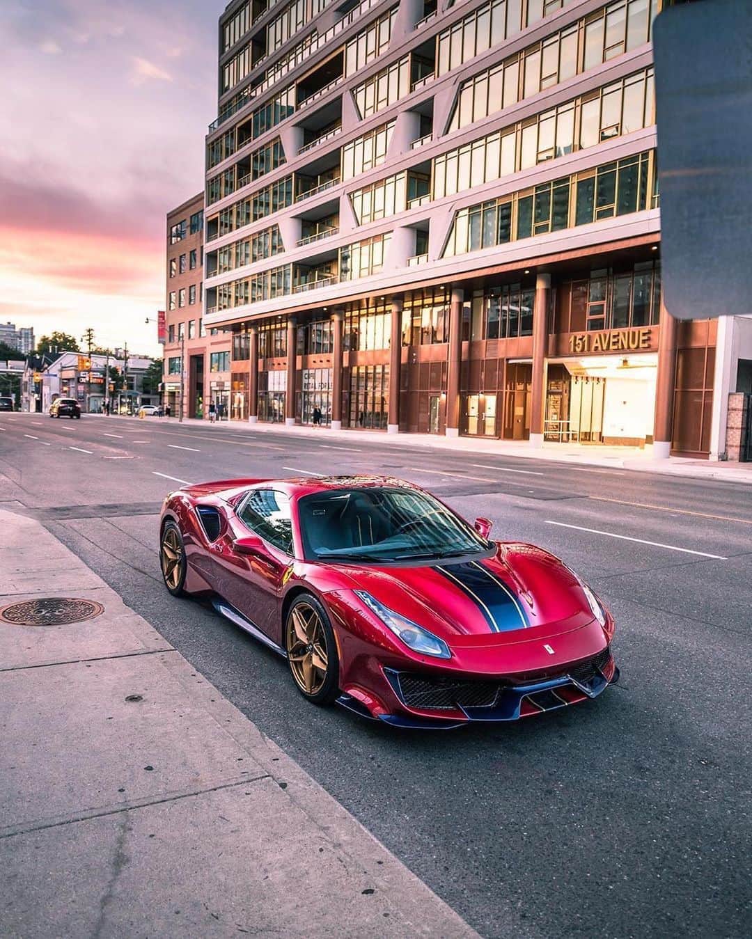 CARLiFESTYLEさんのインスタグラム写真 - (CARLiFESTYLEInstagram)「HOT Ferrari 488 Pista Spider. Photo by @zachbrehl #carlifestyle #488pistaspider」8月24日 12時22分 - carlifestyle